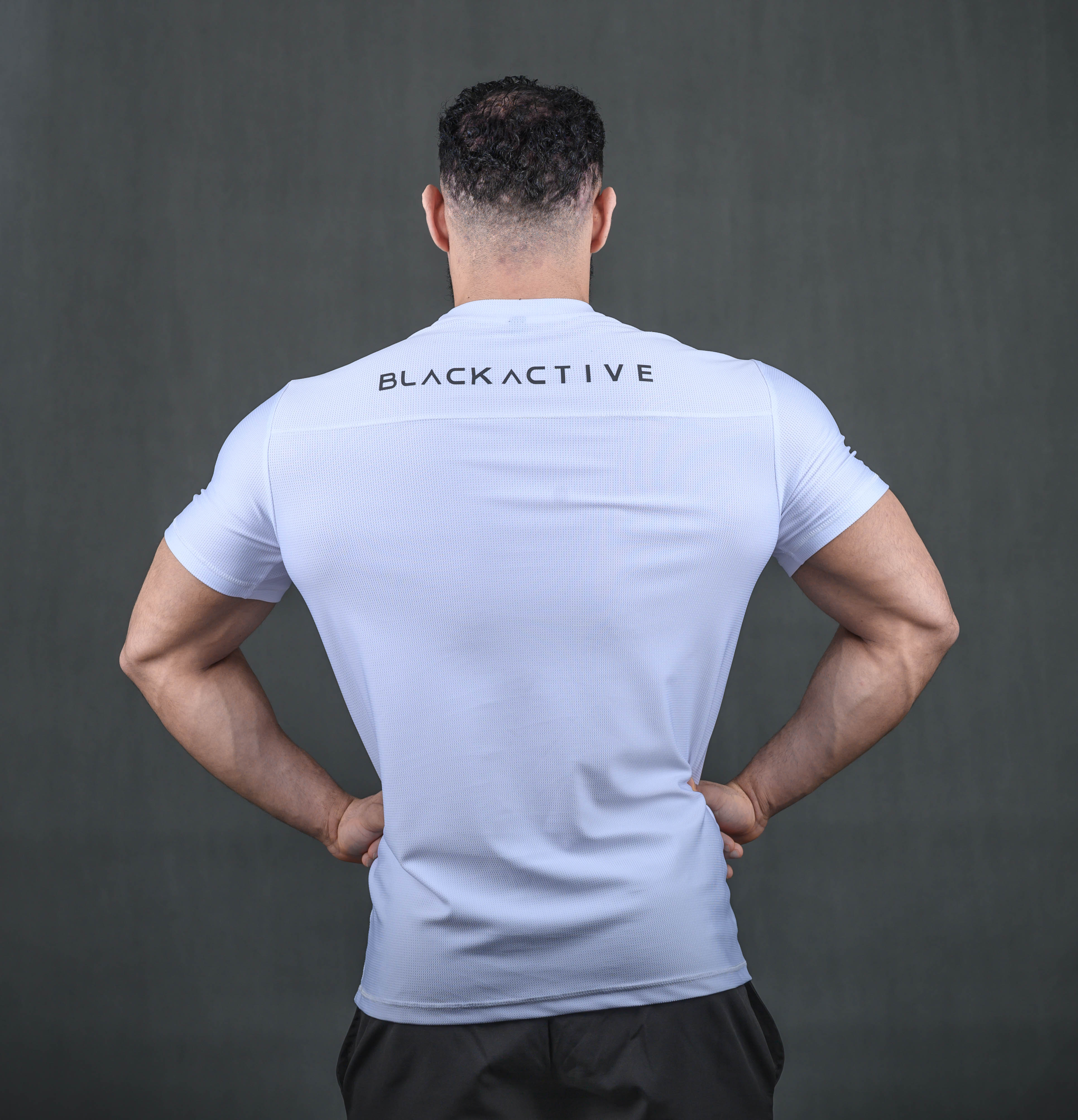 قميص درع أسود (DRI FIT)